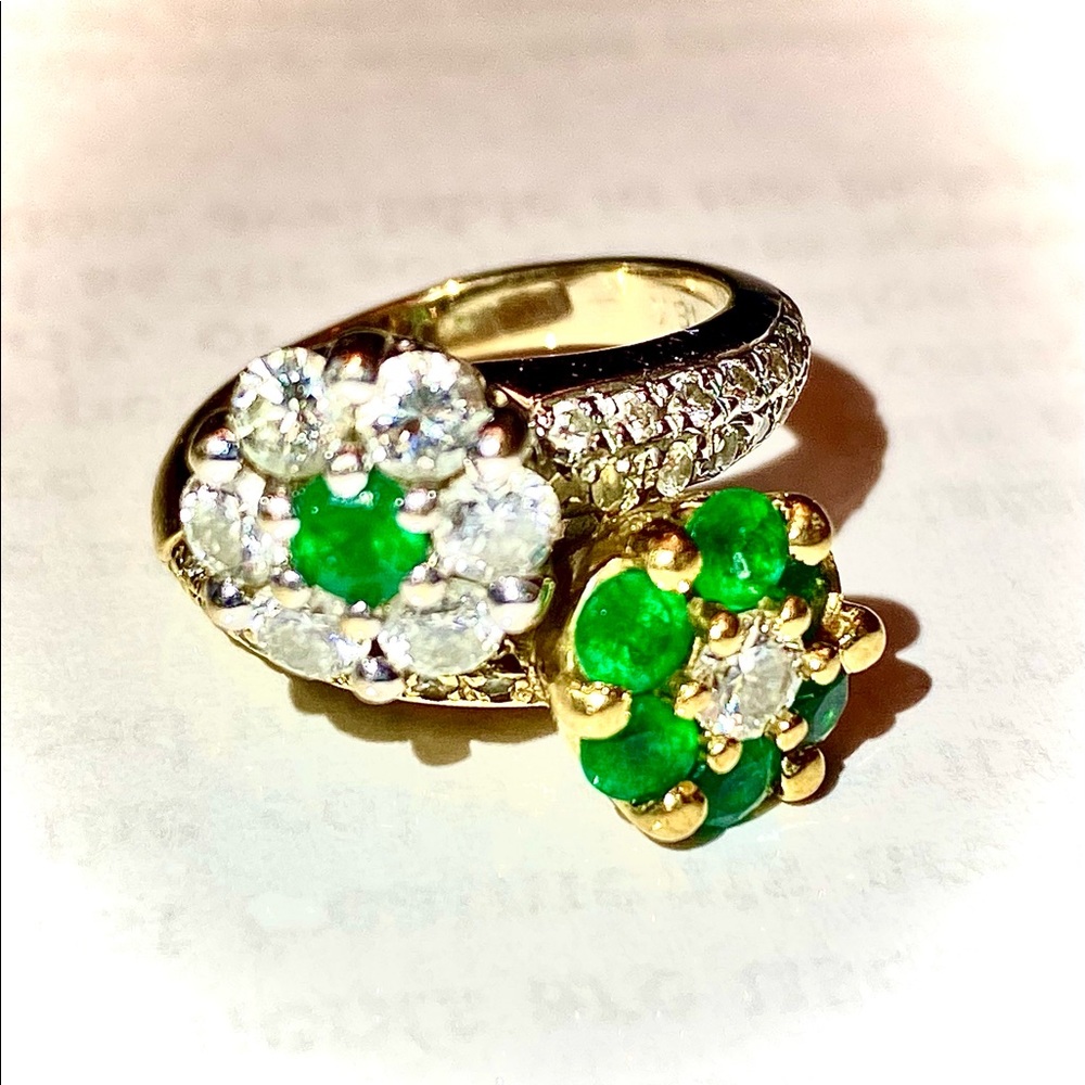 18K white & yellow gold ring containing emerald & diamond.
